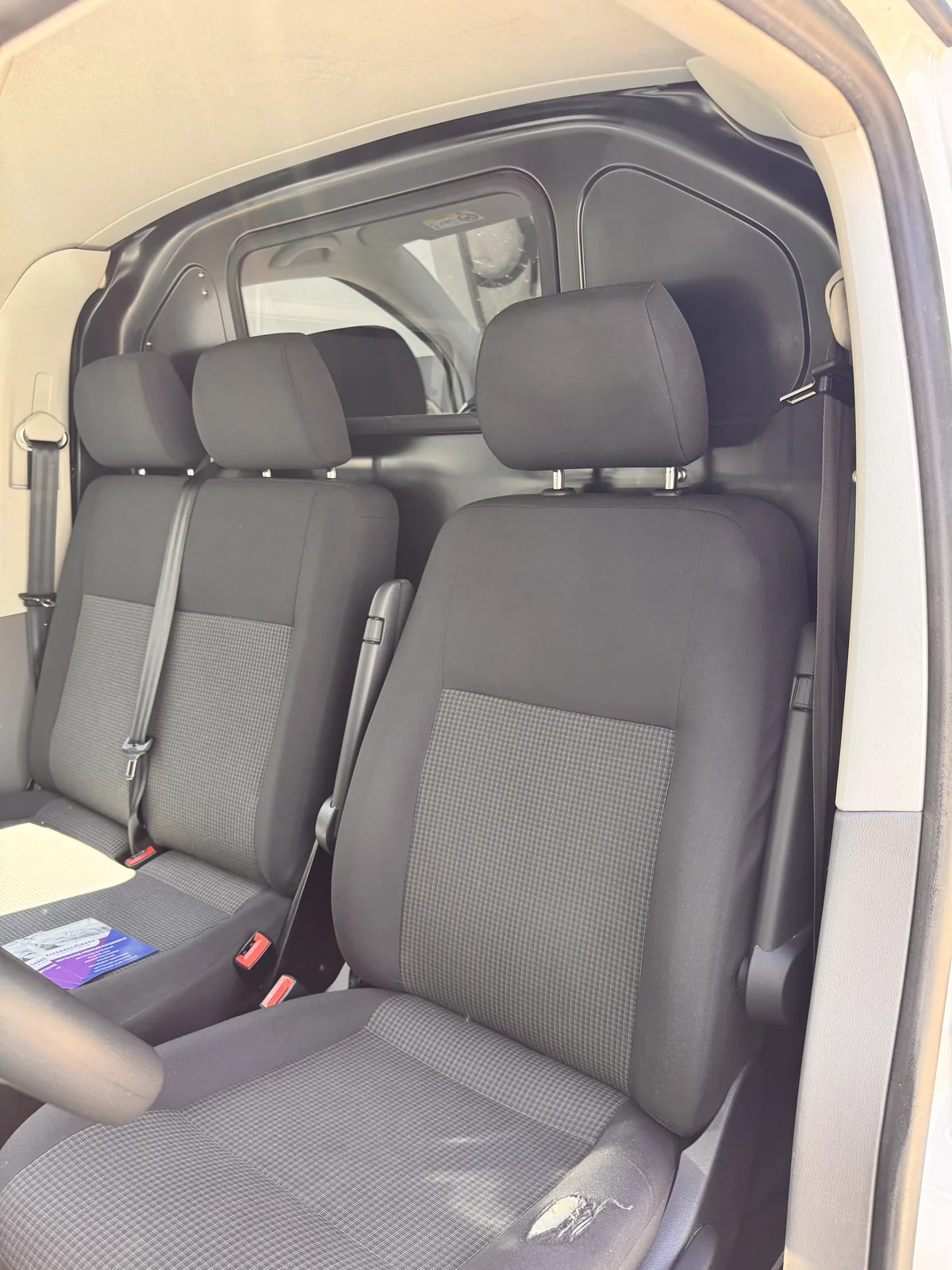 Nettoyage de cabine d'utilitaire professionnel